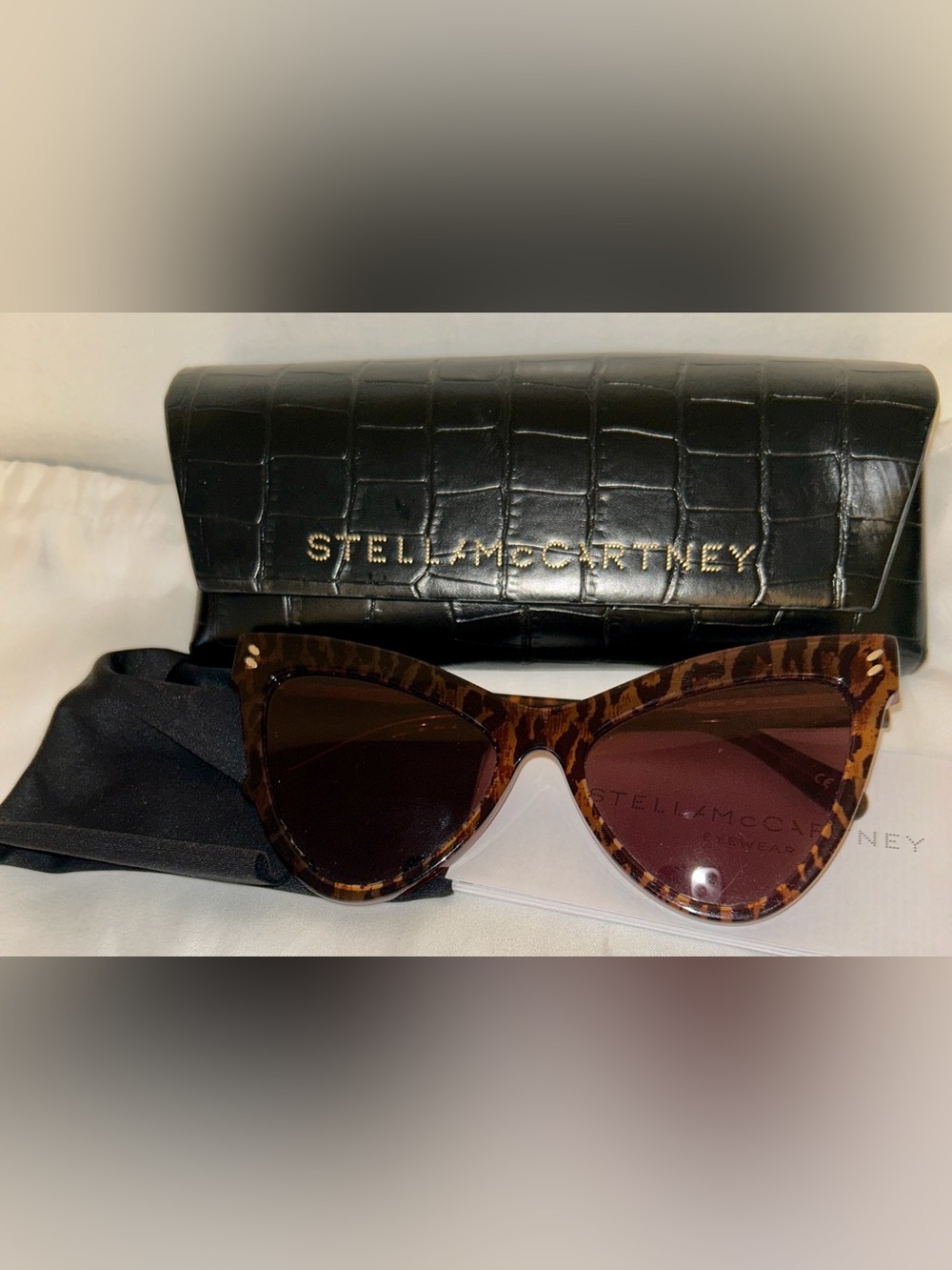 Stella McCartney Extreme Cat Eye Sunglasses with Case. - Picture 3 of 8